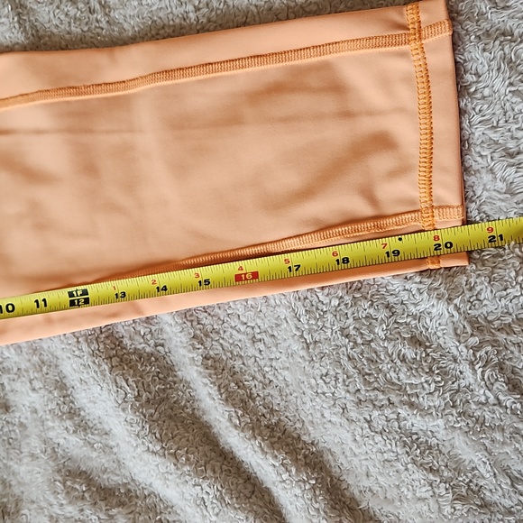 Pro Fit capris small - Picture 8 of 9